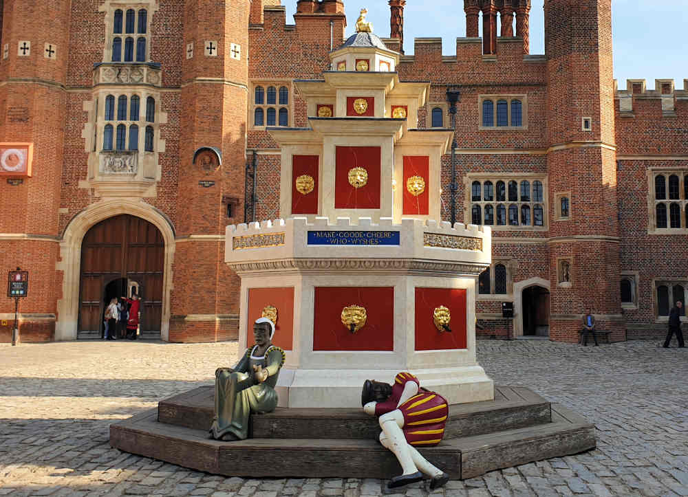 wine fountain Hampton Court
