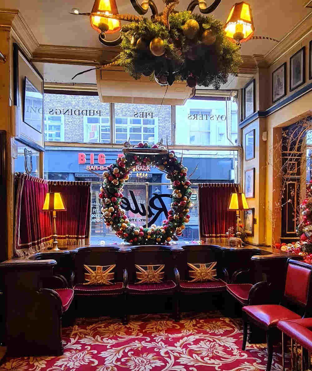Time travel in London at Christmas